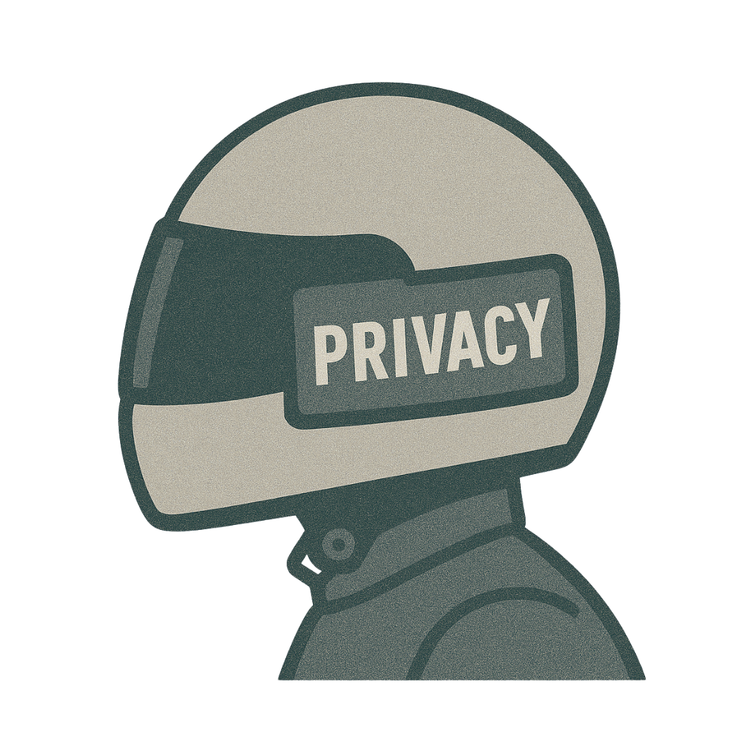 Casco con adesivo privacy per proteggere il QR code